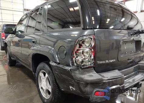 2007 Chevrolet Trailblazer Ls z USA, uszkodzony, nr VIN 1GNDT13S172181501